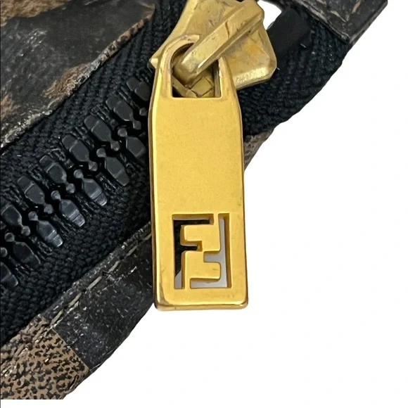 Fendi clutch - Picture 5 of 12